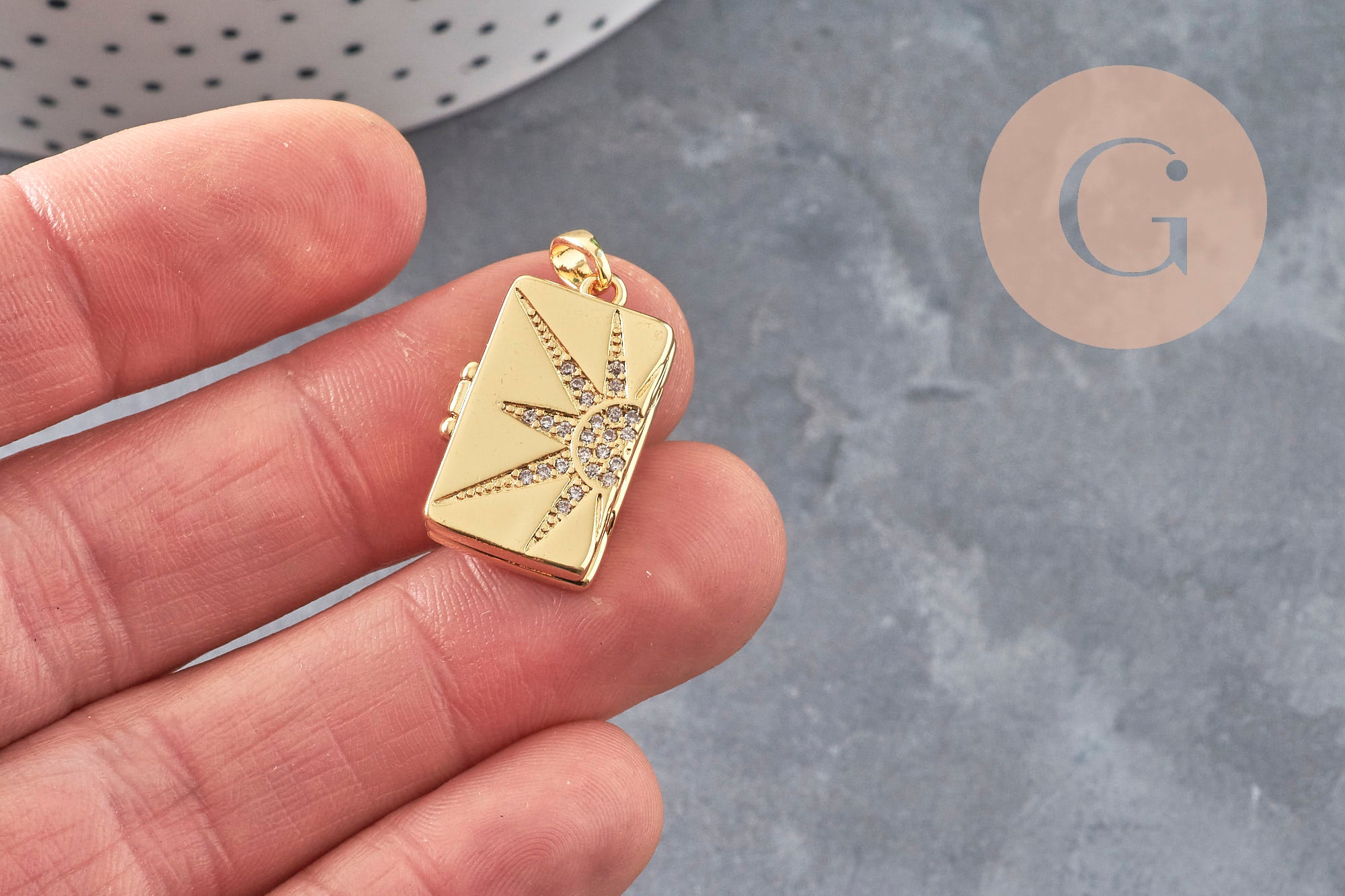 Gingerlily G11042 Pendentif locket rectangle doré 18K zircon