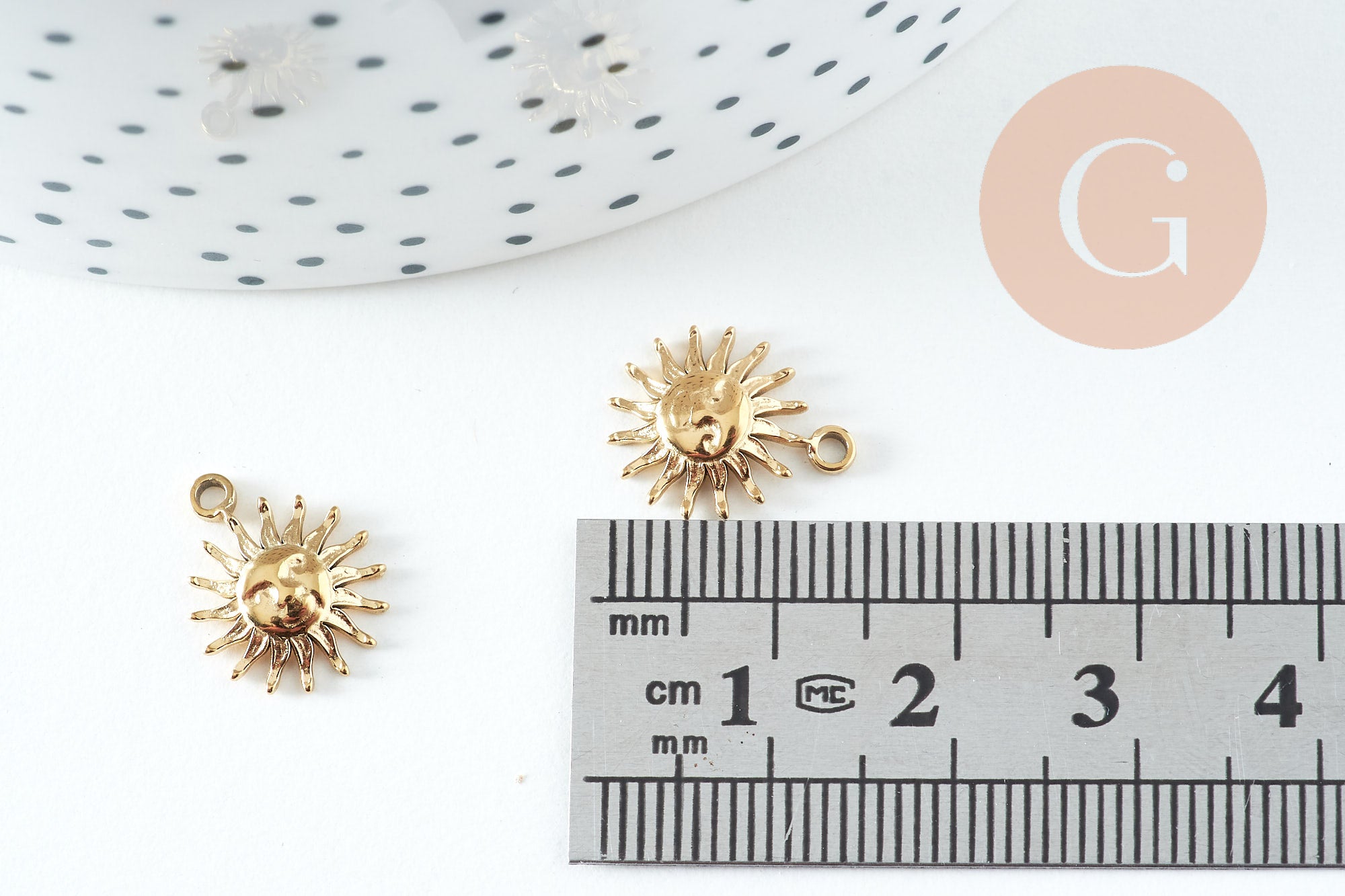 Gingerlily pendentif soleil acier doré 14,5mm x1 G10734