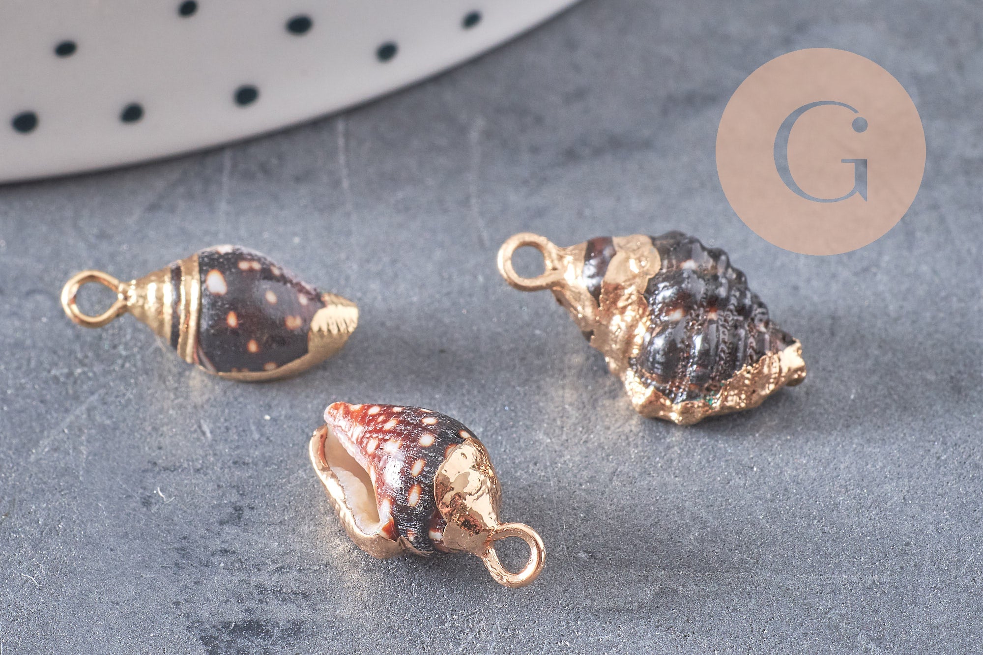 Gingerlily G2675 Pendentifs coquillage noir spirale doré x2
