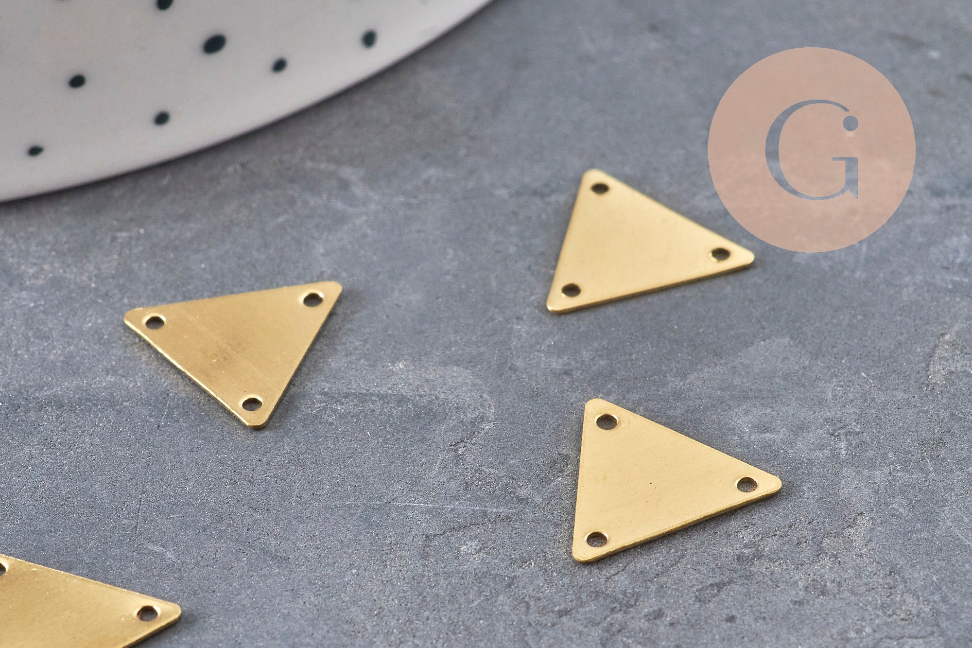 Gingerlily Pendentifs Breloque triangle laiton brut 14mm x10