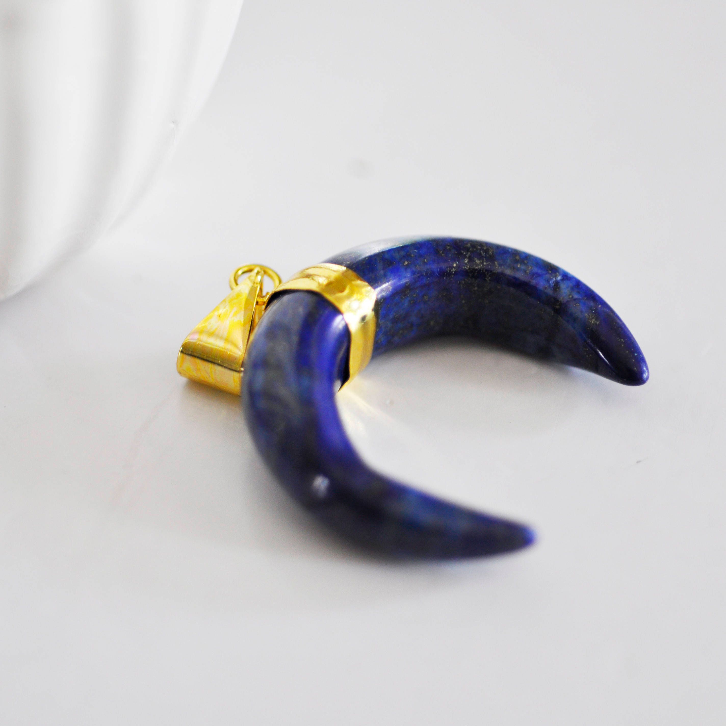 Gingerlily Perles G1377 pendentif lune lapis-lazuli 32 mm pierre