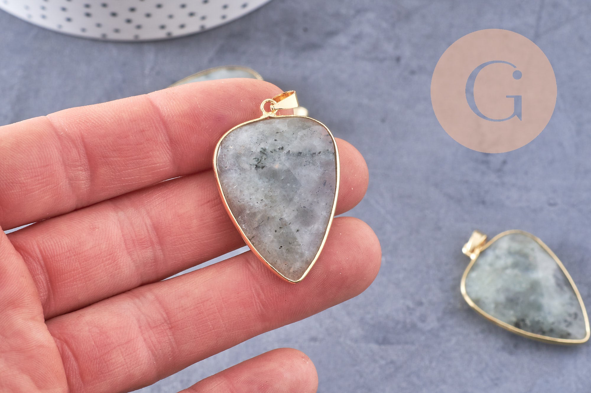 Gingerlily Pendentif ovale G2516 labradorite naturelle laiton doré 40mm