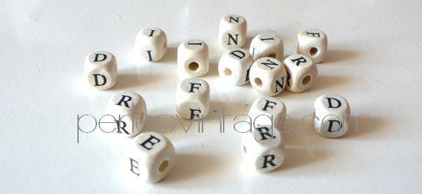Gingerlily Perles bois lettres alphabet F.R.I.E.N.D x10