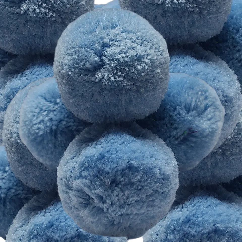 ARTSHOP Chouchous Balls pompon bleu clair 40 mm