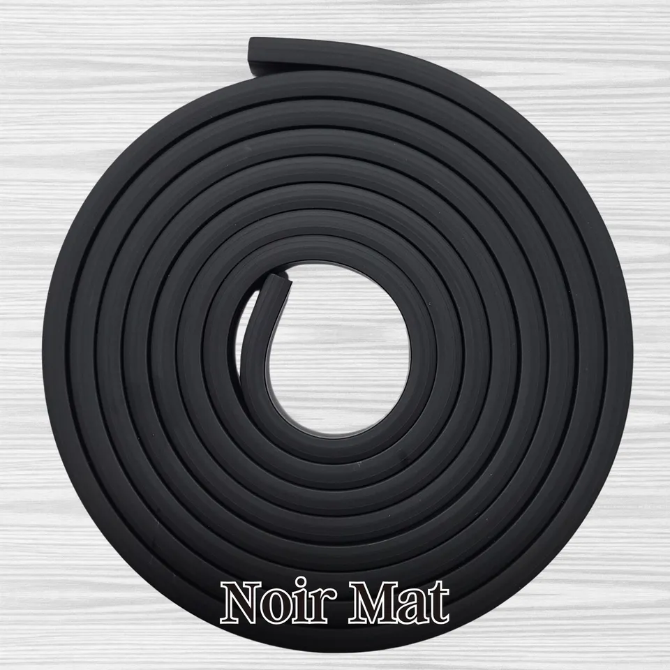 ARTSHOP Gummy 31 tube silicone creux noir mat 10 cm