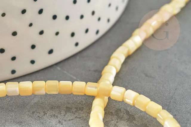 Gingerlily Perles G9241 fil perles nacre heishi jaune pastel 20cm