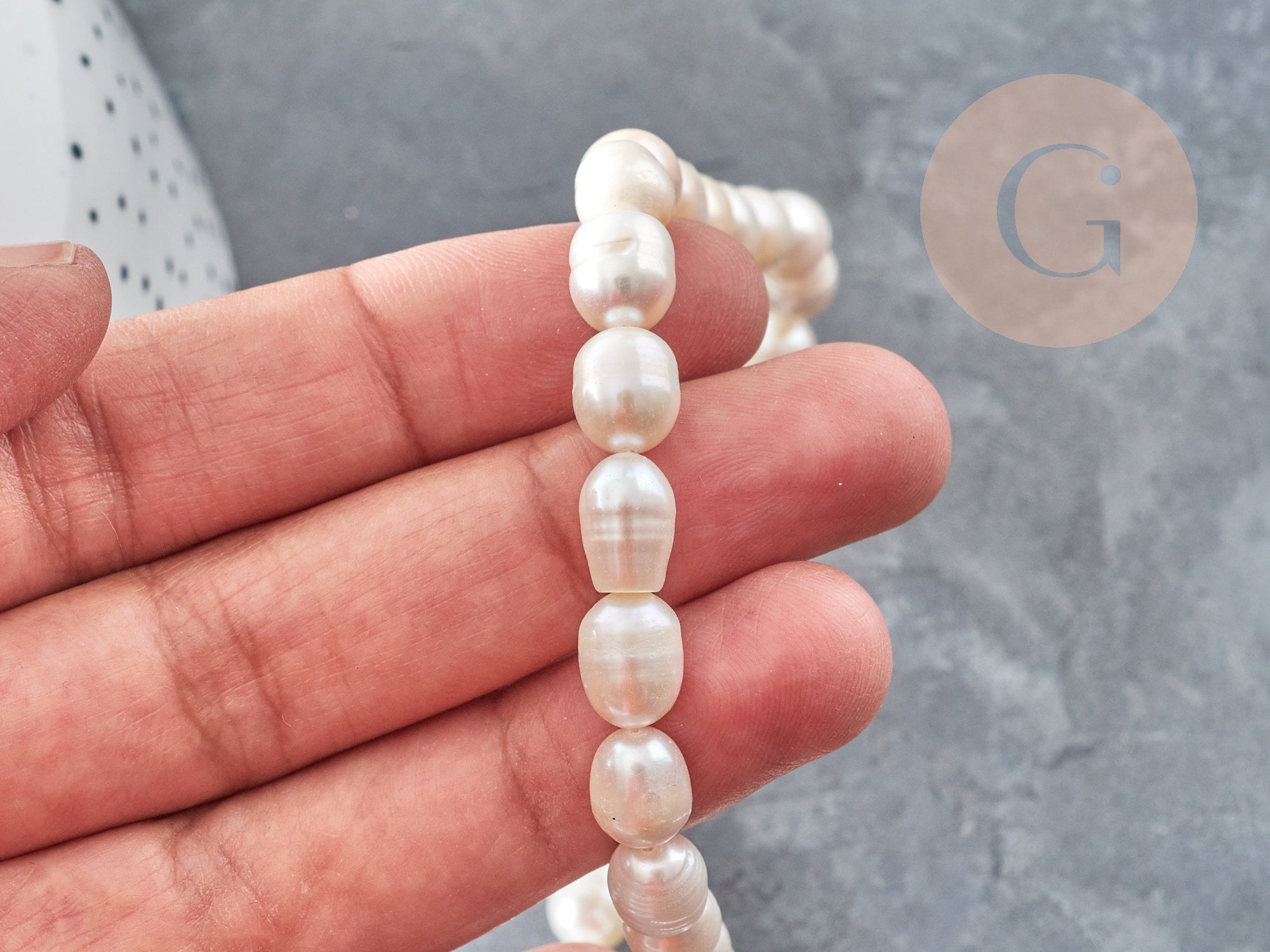 Gingerlily Perles eau douce blanches ovales fil 35cm