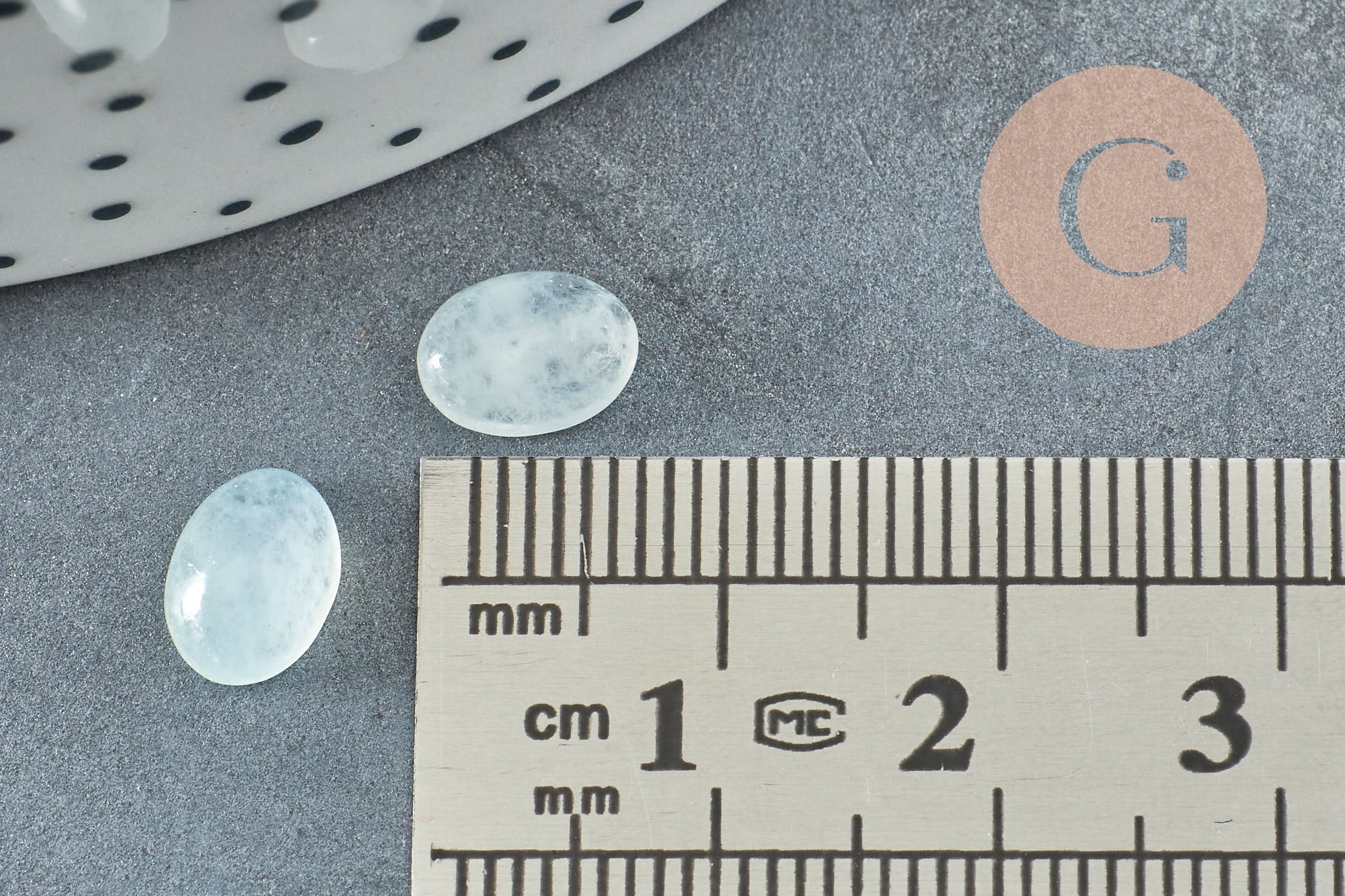 Gingerlily Cabochon ovale jade blanc naturel 8x6mm x1