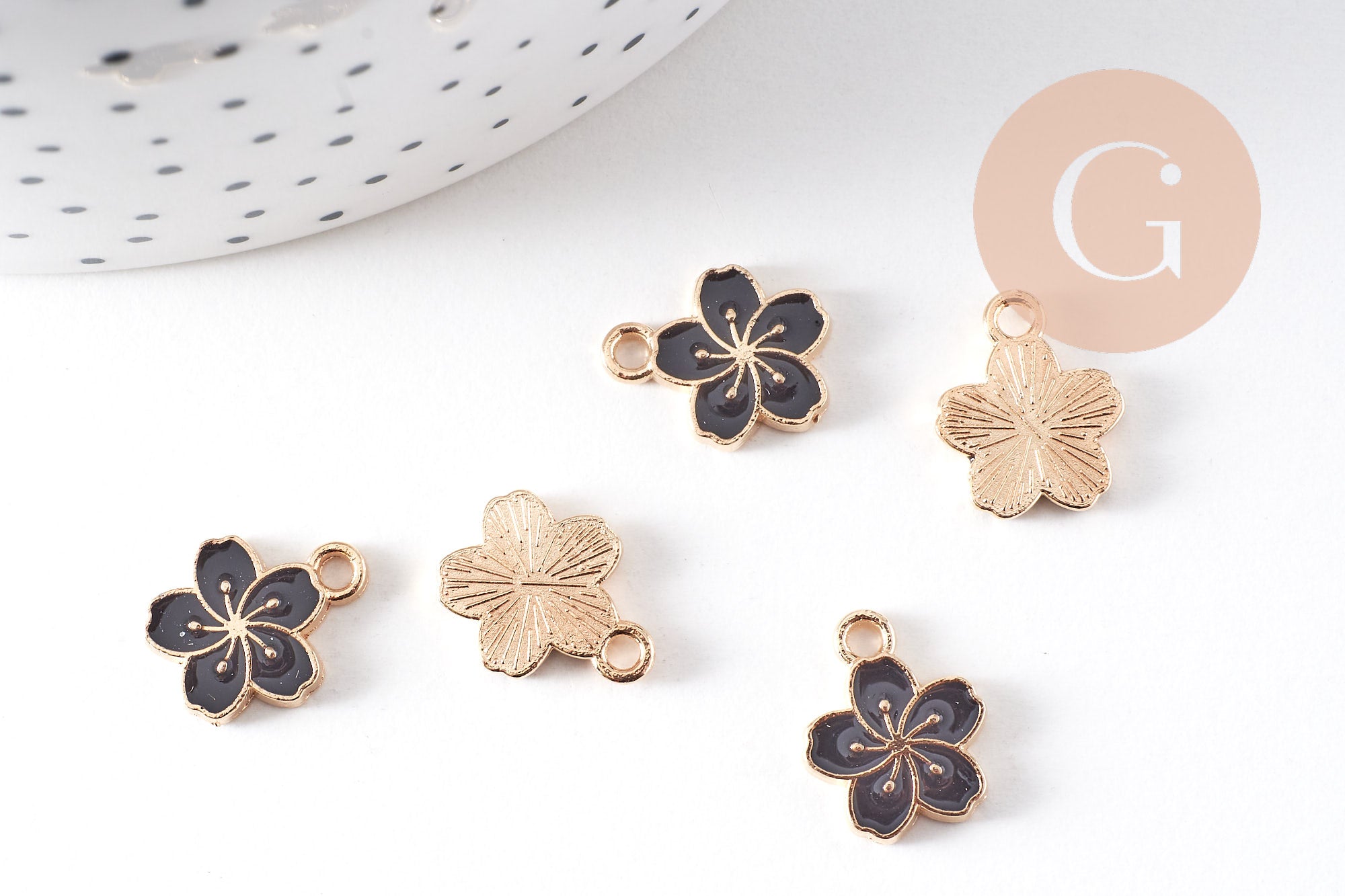 Gingerlily Pendentif fleur G6109 zamac doré émail noir lot 5