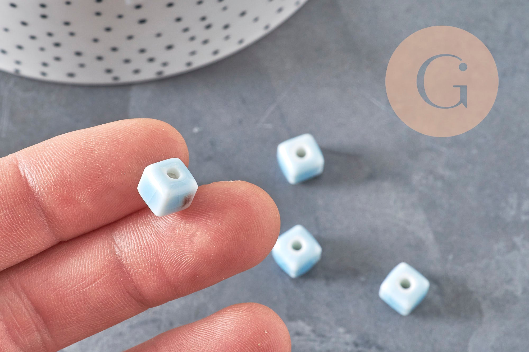 Gingerlily Perles perle cube céramique bleu clair 8mm x5 G11240