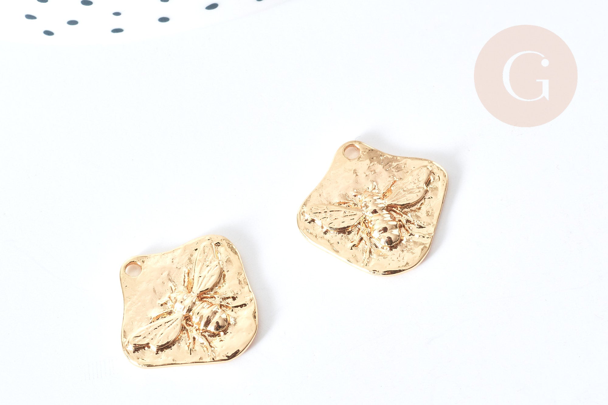 Gingerlily Pendentifs médaille abeille martelée doré 19,5mm