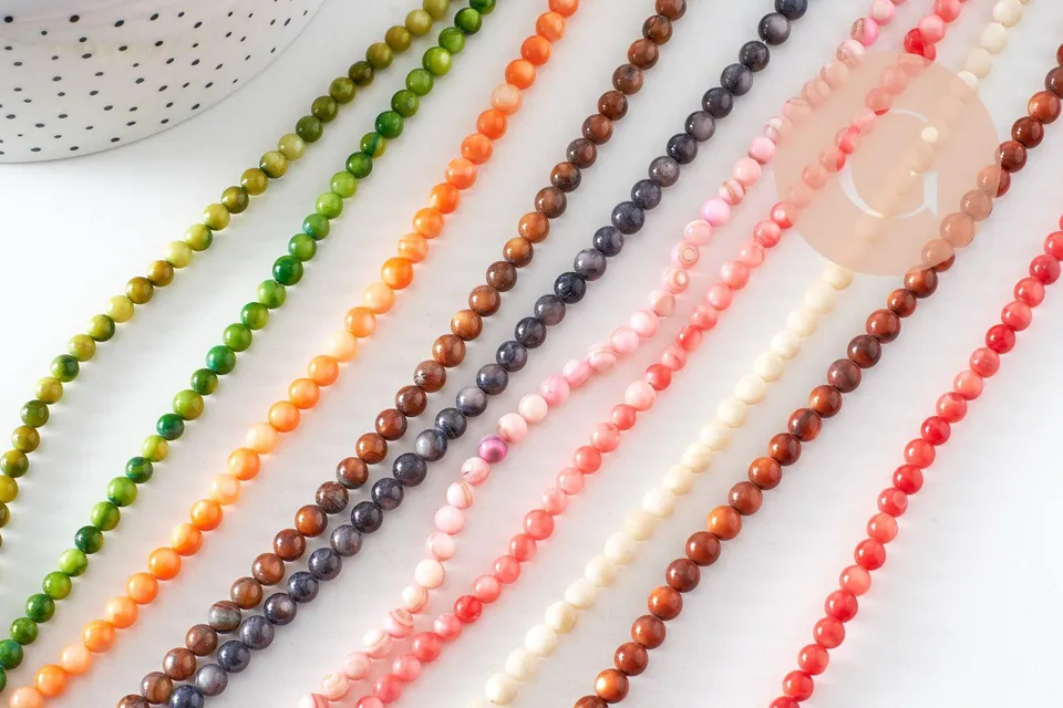 Gingerlily Collier nacre naturelle teintée 42cm perles 6mm style 1