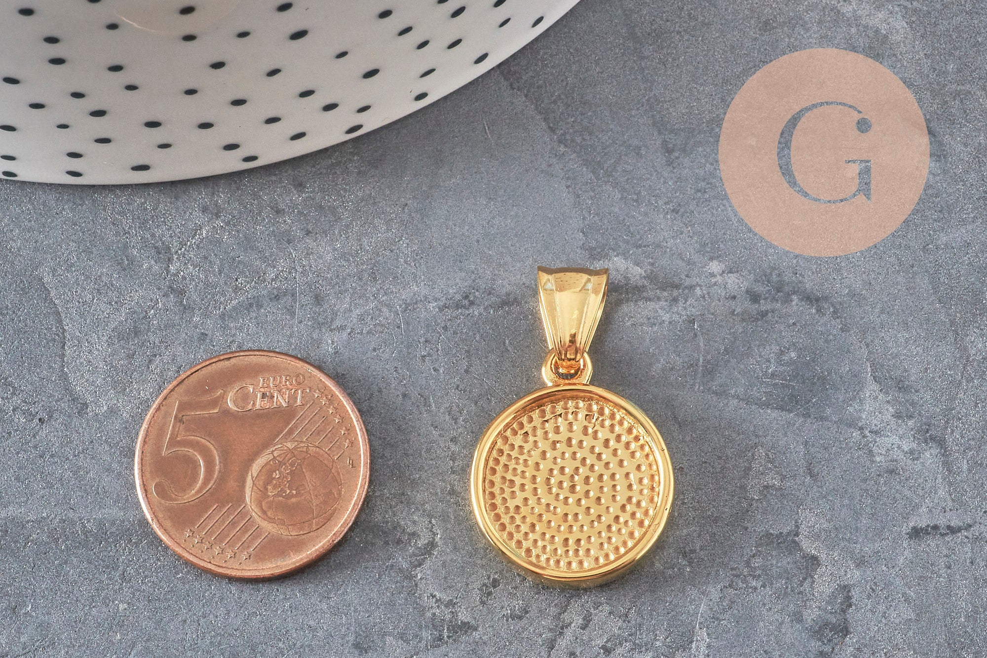 Gingerlily Pendentifs pour bijoux DIY médaille triskel G11359 doré 22,5mm