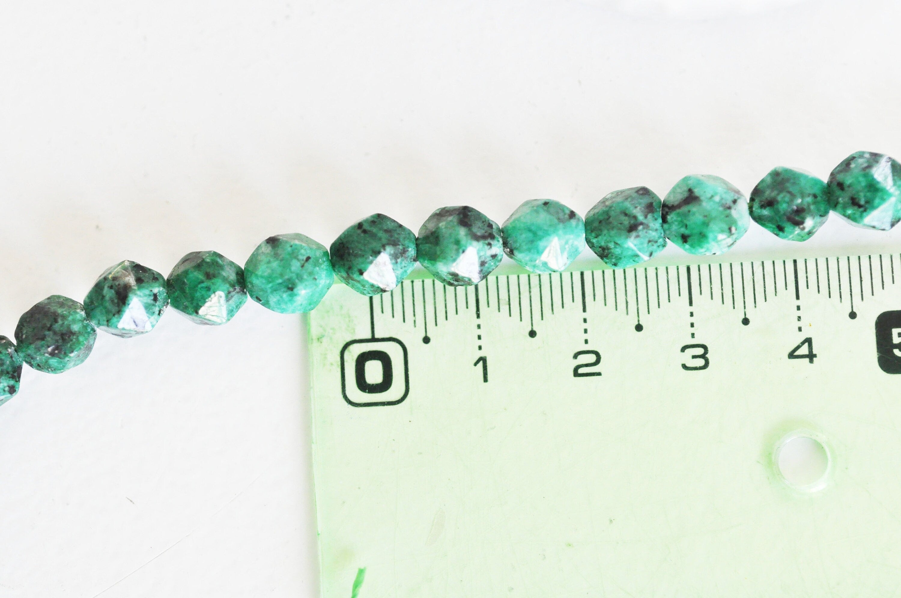 Gingerlily Perles jaspe sésame kiwi vert 8,5mm fil 45