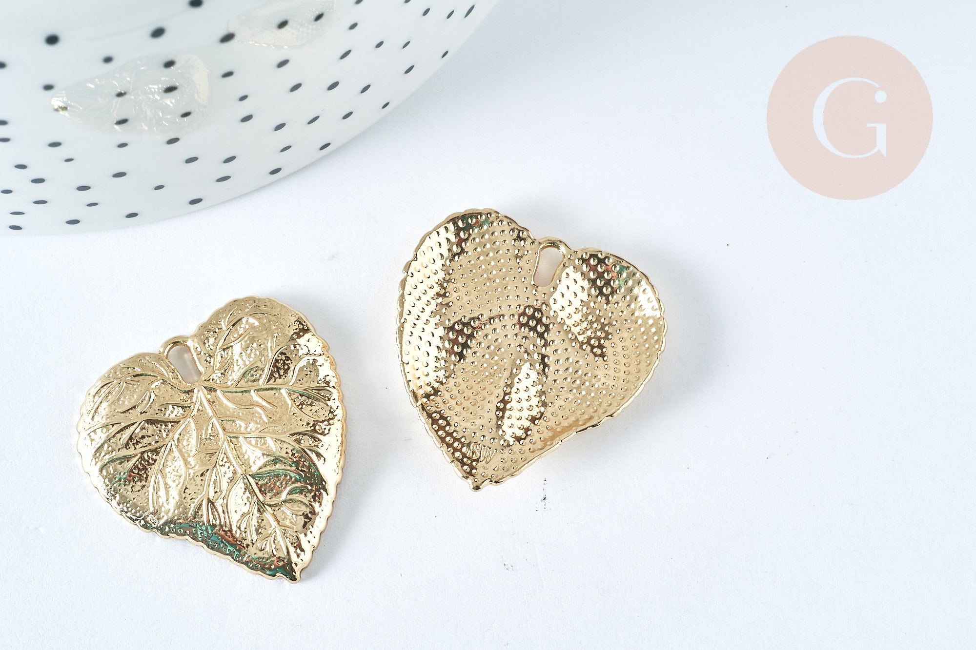 Gingerlily Pendentif feuille zamac doré clair 31mm x1
