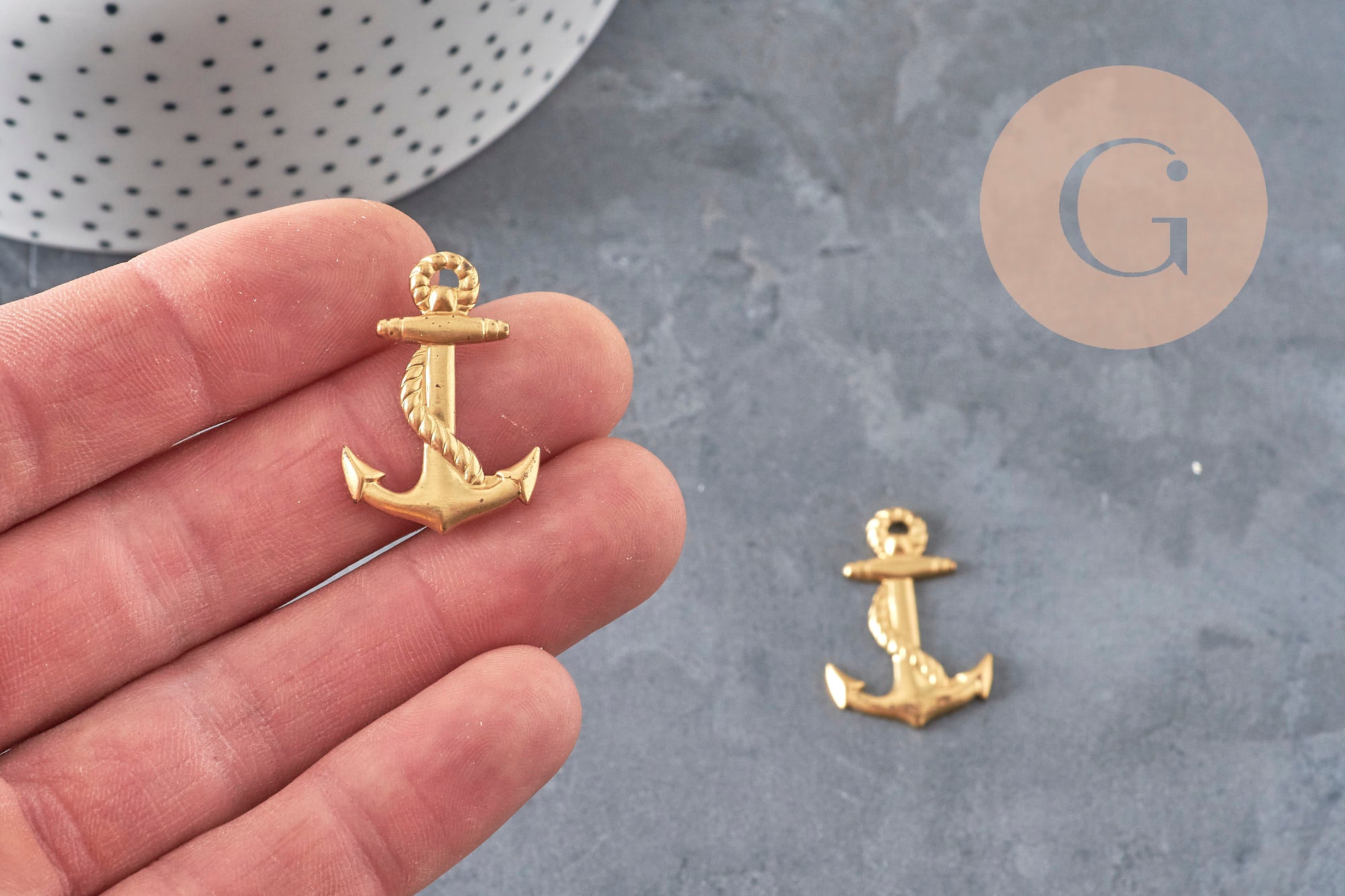 Gingerlily Pendentif ancre laiton brut 28mm breloque marine x1
