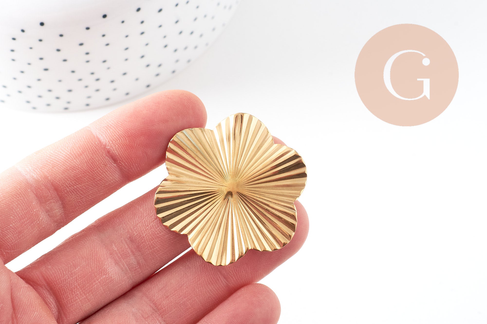 Gingerlily Boucles fleur XL acier doré 40,5mm la paire