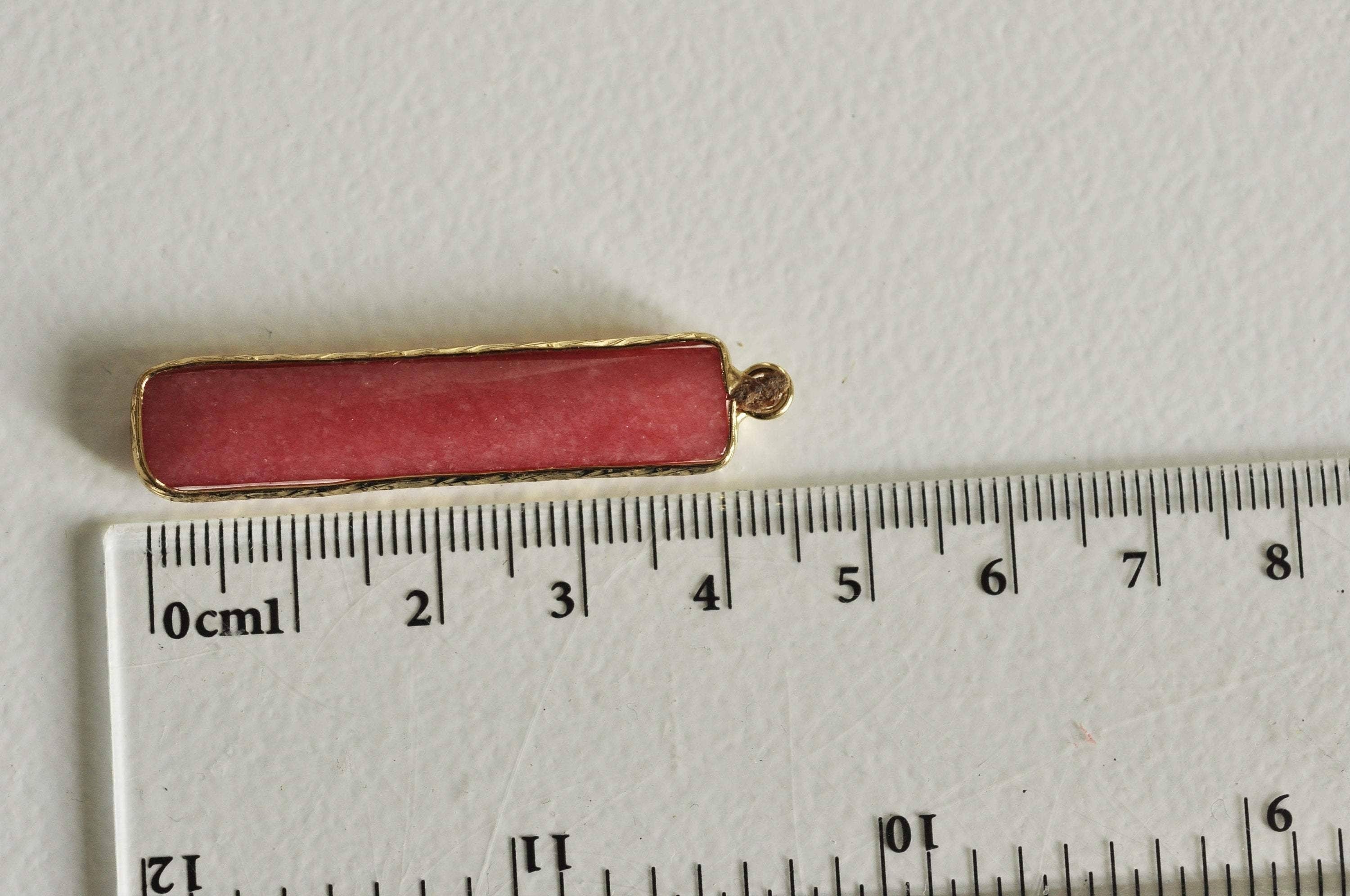 Gingerlily pendentif rectangle jade rouge facetté doré
