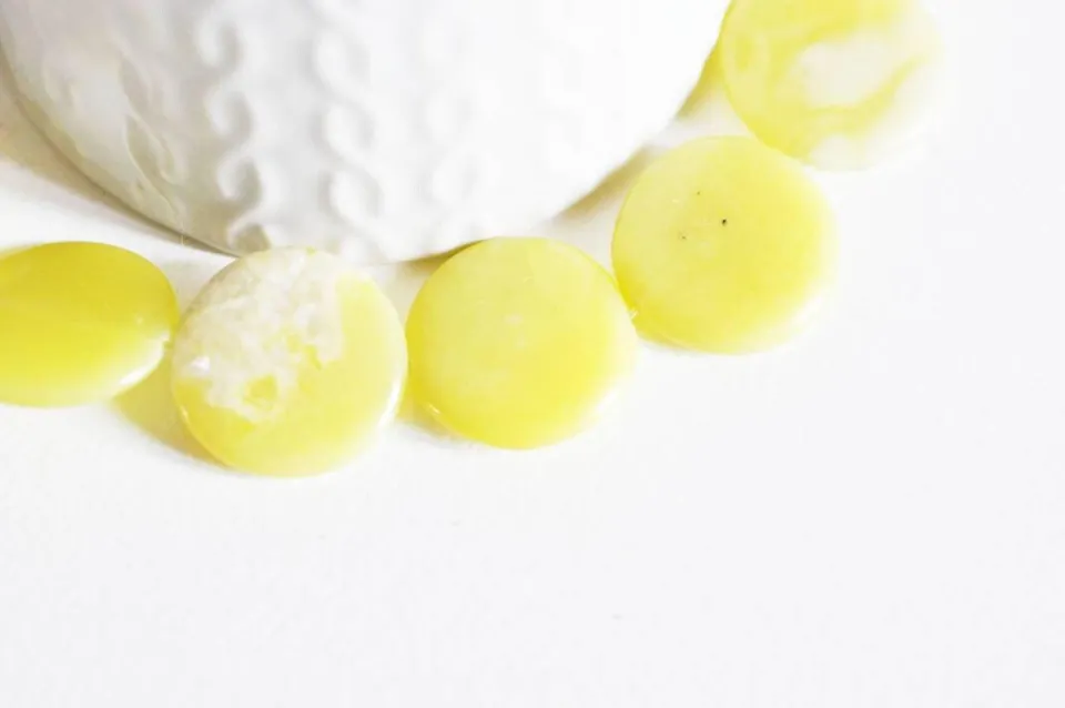 Gingerlily Perles G600 5 perles jade jaune rondes 22mm
