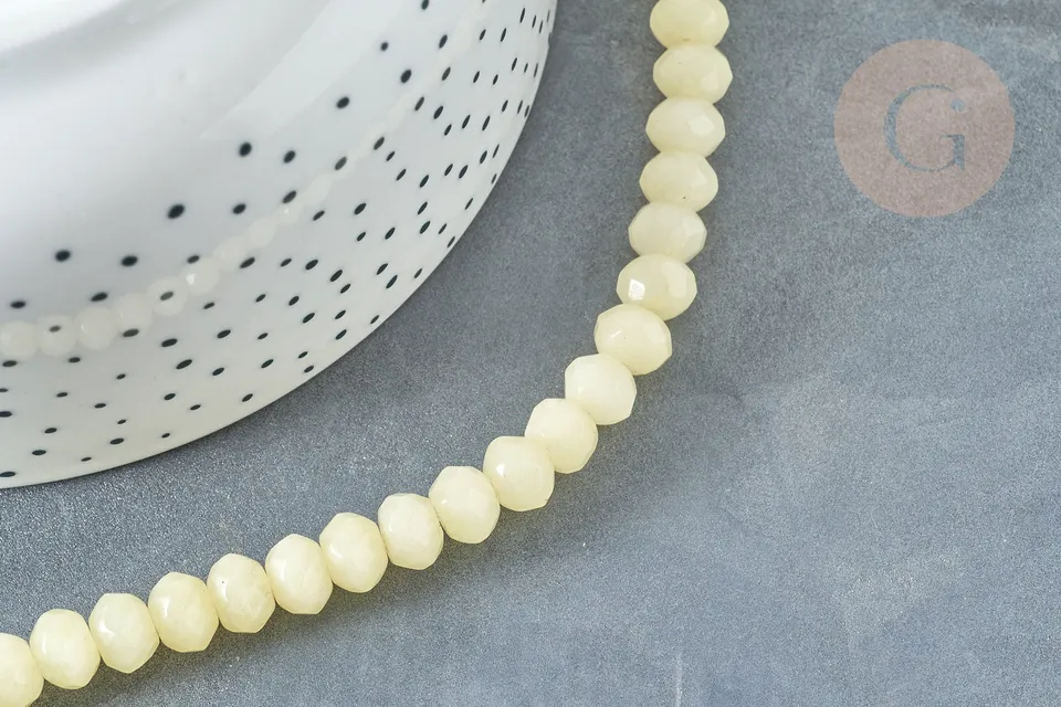 Gingerlily perles jade jaune clair 8x6mm fil 40cm
