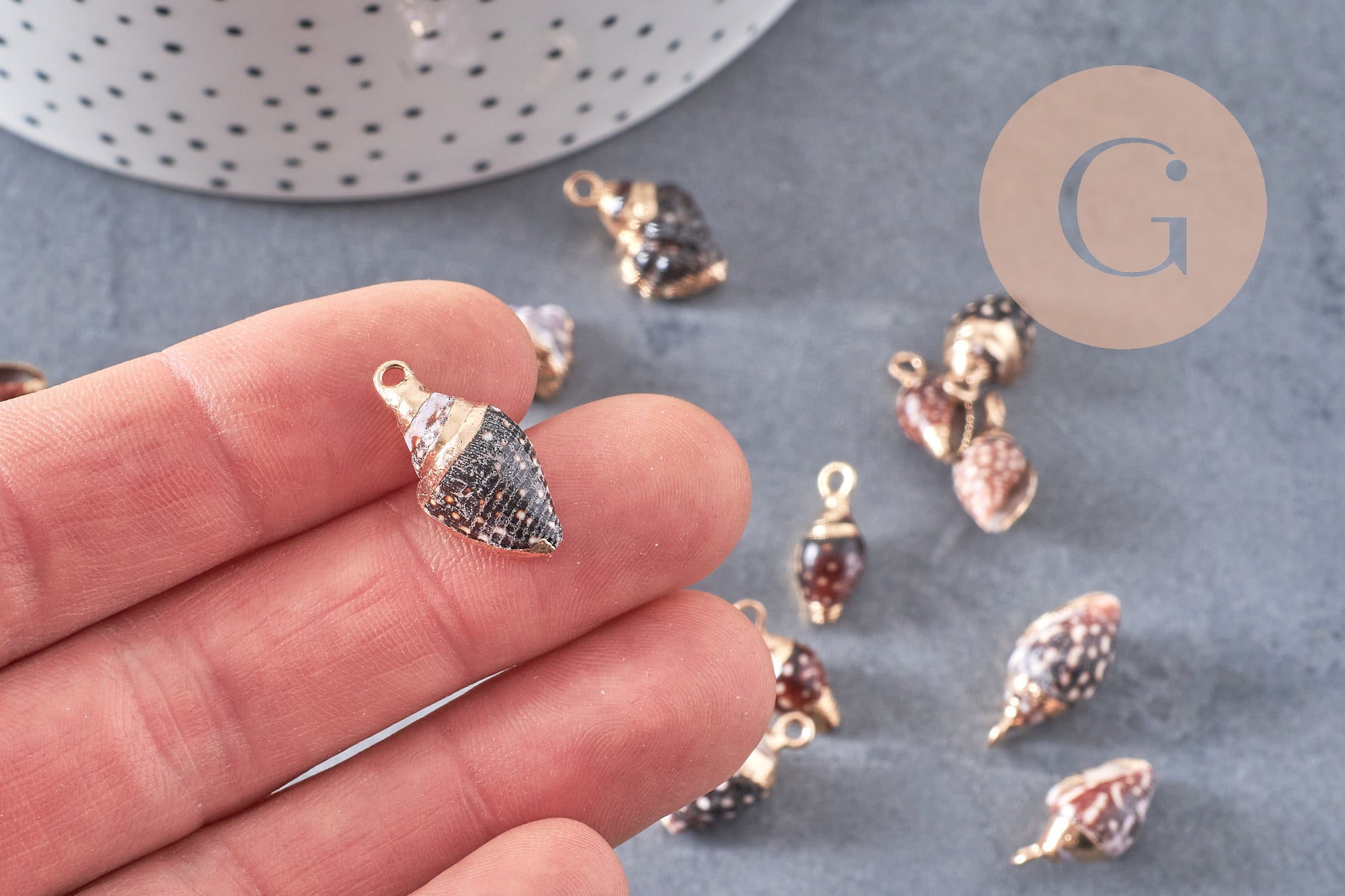 Gingerlily G2675 Pendentifs coquillage noir spirale doré x2