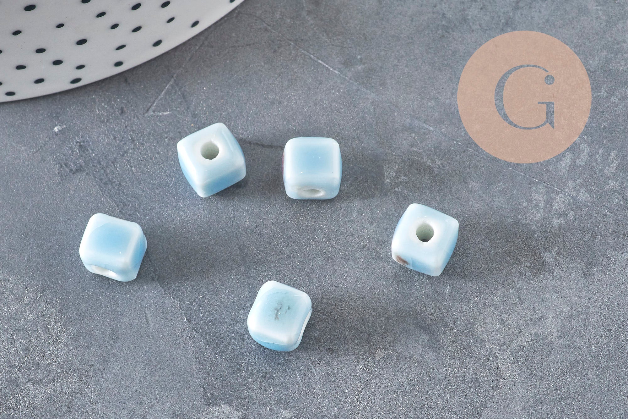 Gingerlily Perles perle cube céramique bleu clair 8mm x5 G11240