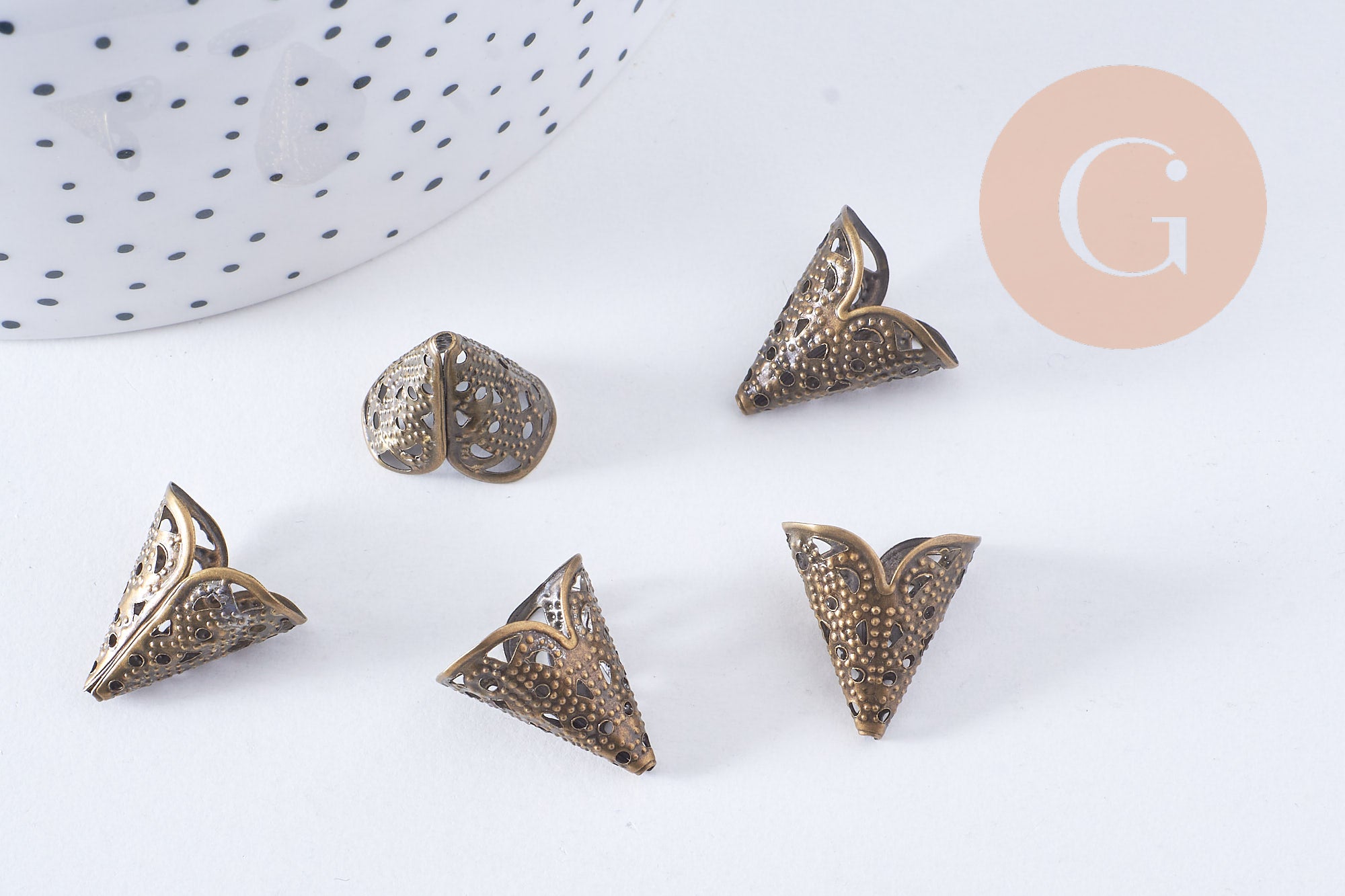 Gingerlily Cônes collerettes bronze dentelle 18mm x20