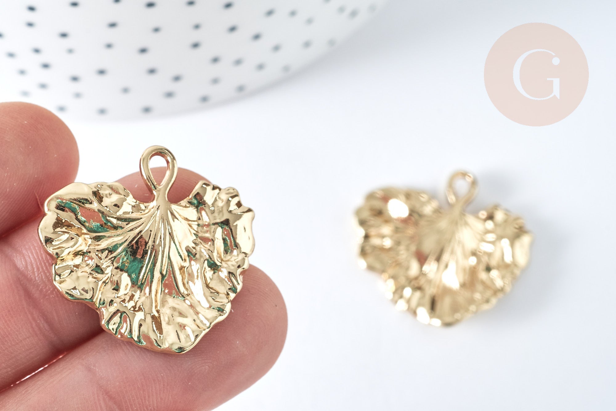 Gingerlily Feuille G7411 pendentif doré 27 mm unité