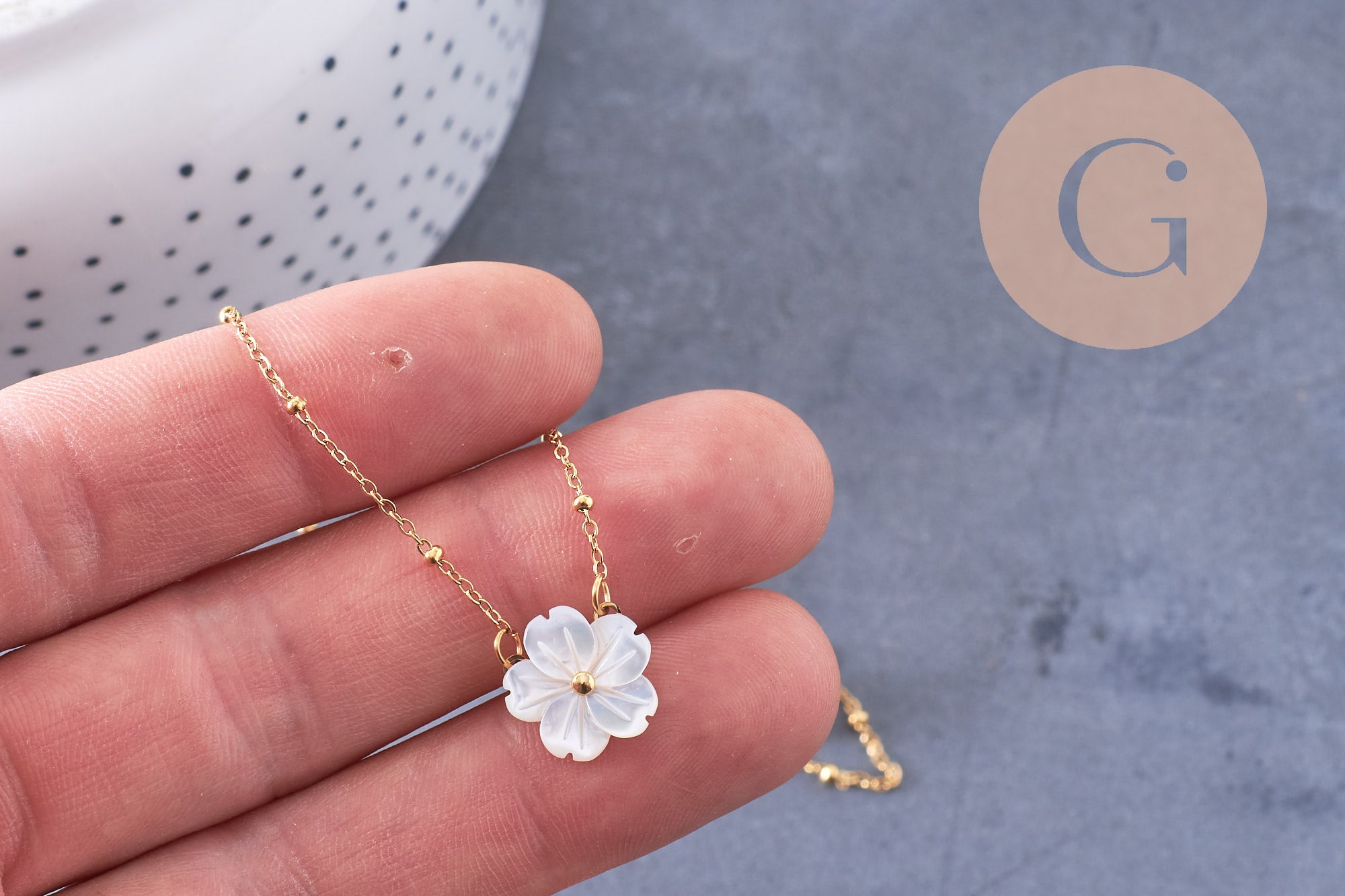 Gingerlily Chaînes 10581 collier fleur nacre doré 45cm