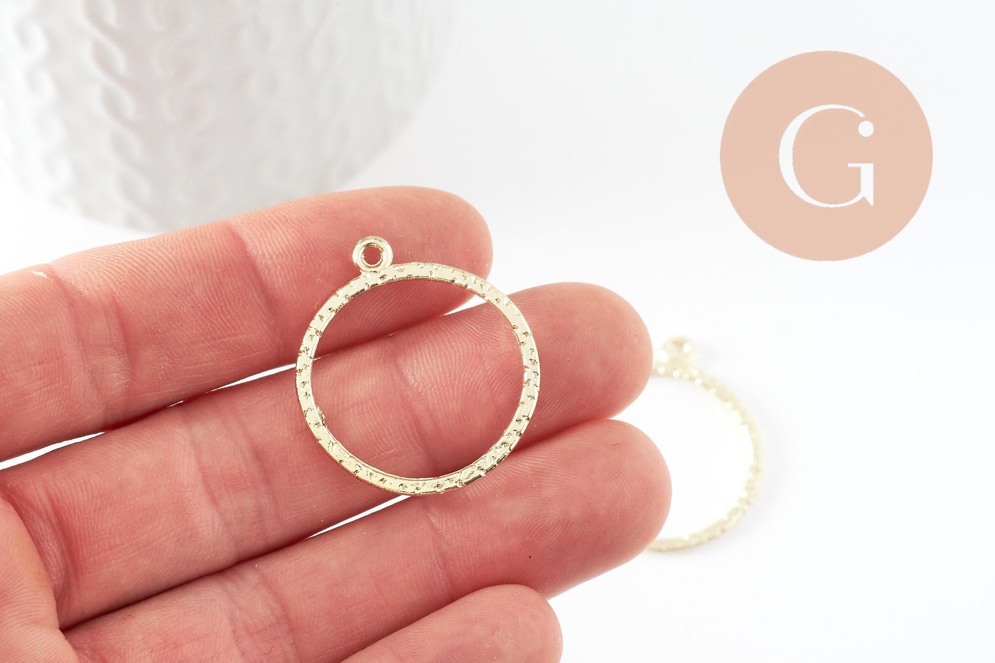 Gingerlily Pendentifs rond martelé doré 30.5mm résine