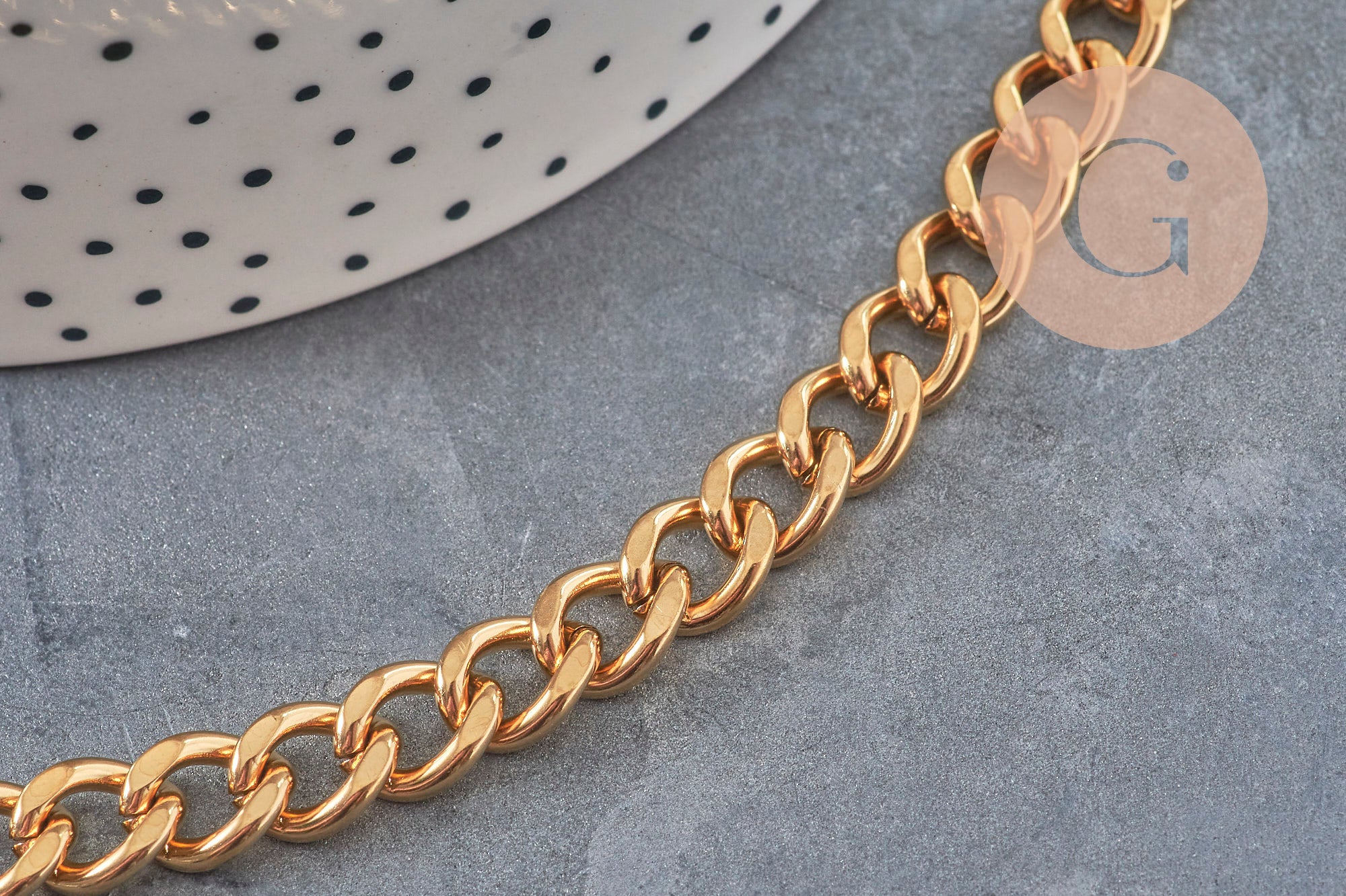 Gingerlily Chaînes Chaîne maille courbe dorée 10mm au mètre G11232