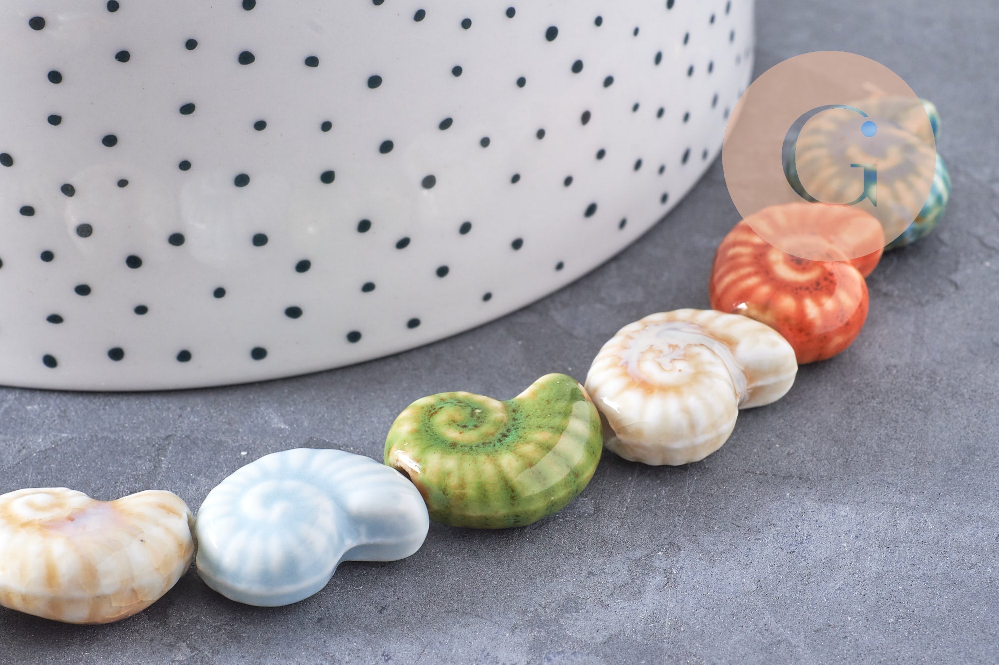 Gingerlily Perles coquillage porcelaine 20,5 mm fil 35 cm