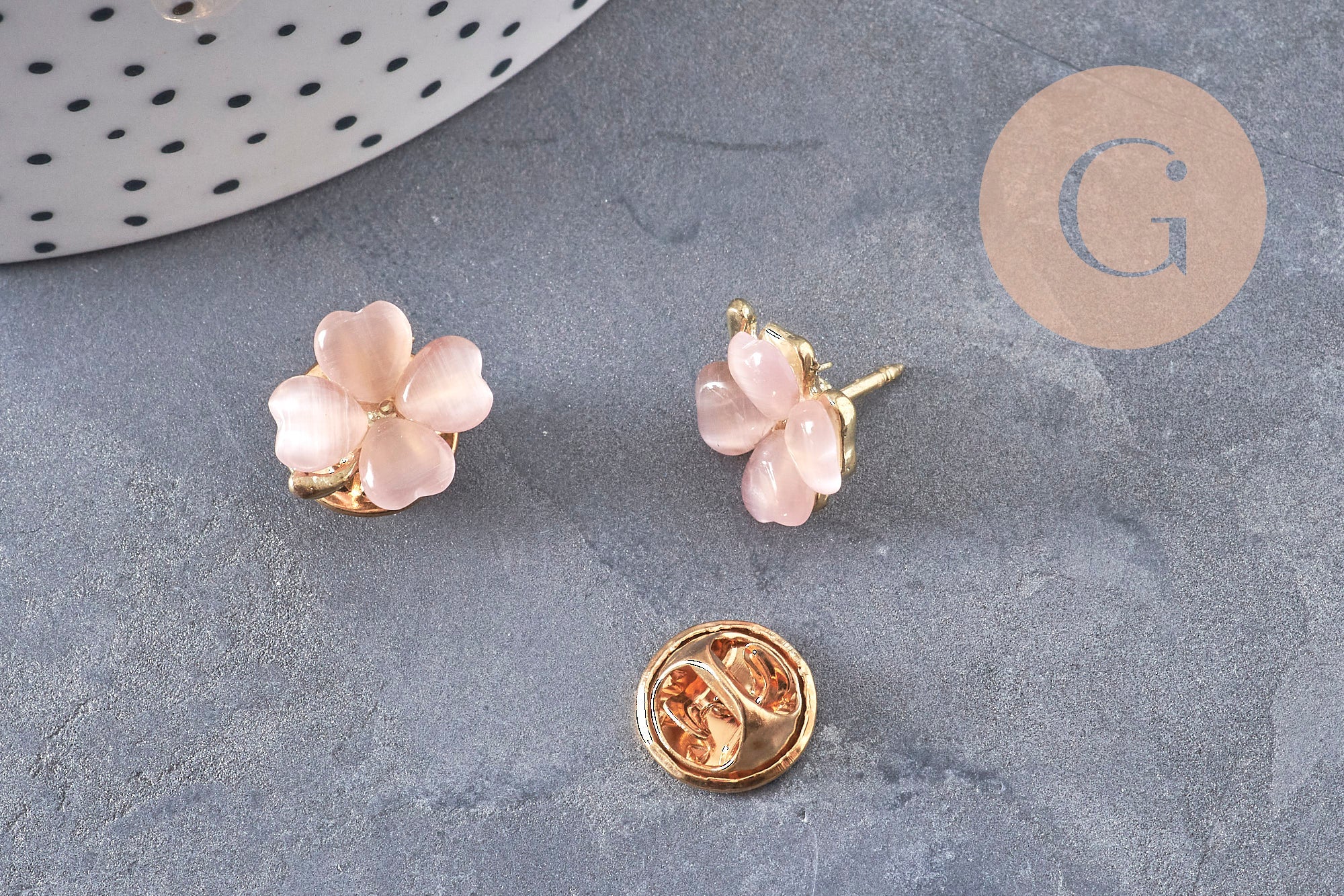 Gingerlily Broche G10991 trèfle doré verre rose x1
