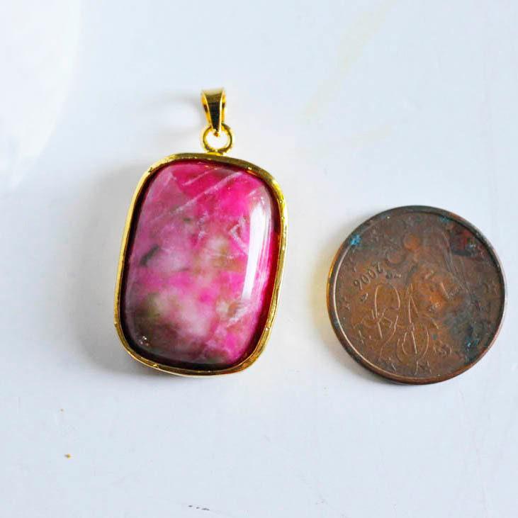 Gingerlily Pendentif jade rose dragon doré 30mm