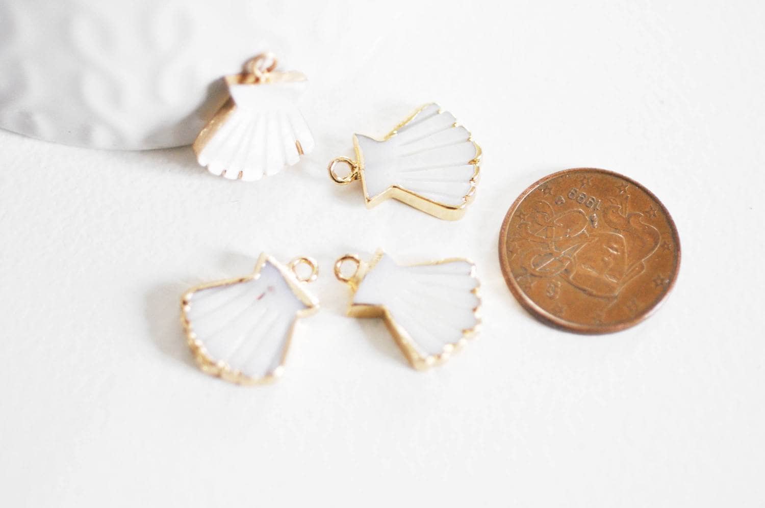 Gingerlily MARTINE pendentif coquillage nacre blanche doré 18mm