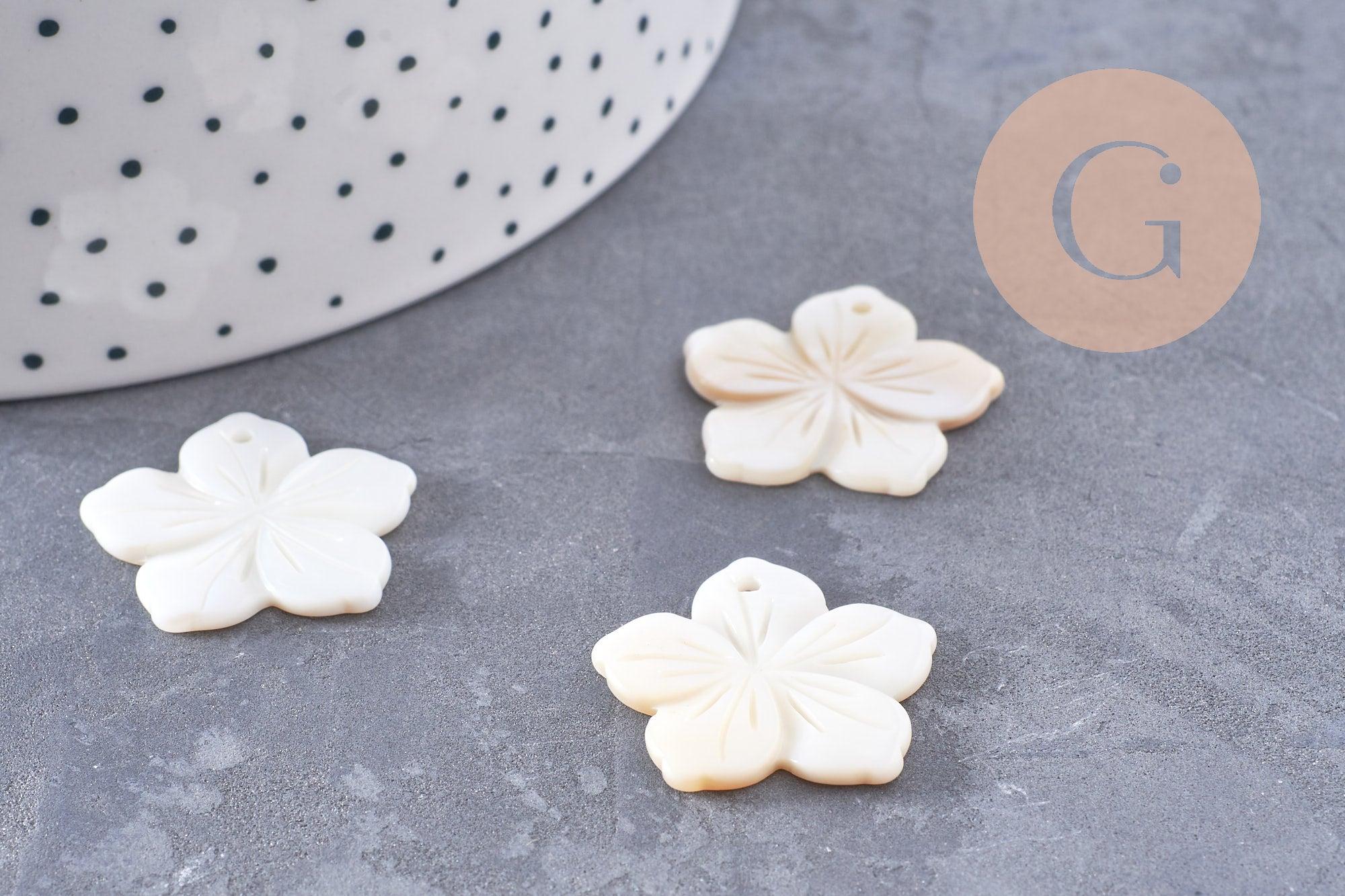Gingerlily Pendentifs G10228 pendentif fleur nacre blanche x2